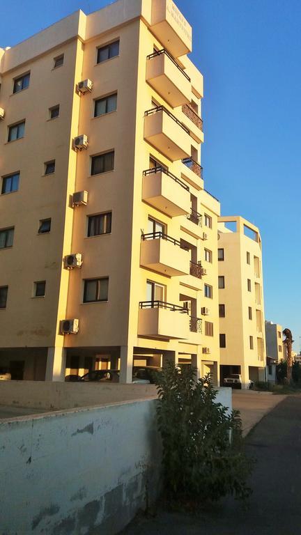 Ferienwohnung 101 Mandritis Court Larnaka Exterior foto