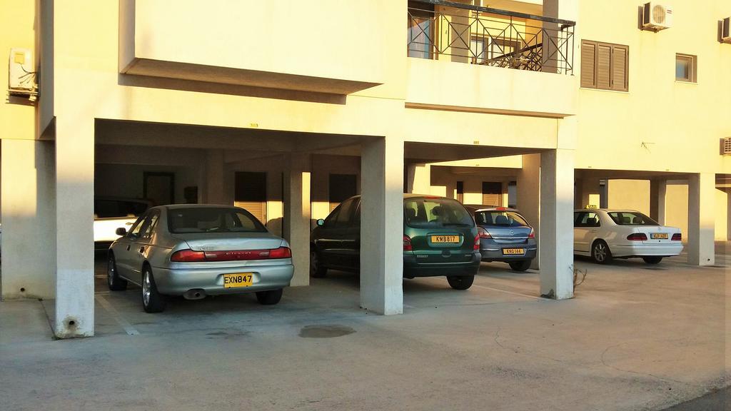 Ferienwohnung 101 Mandritis Court Larnaka Exterior foto